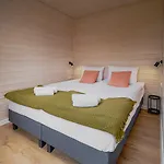 Bed & Bike - Domki, Sauna, Jacuzzi & Rowery Campsite Trzesacz