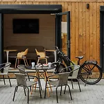 Bed & Bike - Domki, Sauna, Jacuzzi & Rowery Trzesacz