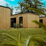 Campsite Bed & Bike - Domki, Sauna, Jacuzzi & Rowery Trzesacz
