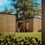 Campsite Bed & Bike - Domki, Sauna, Jacuzzi & Rowery *