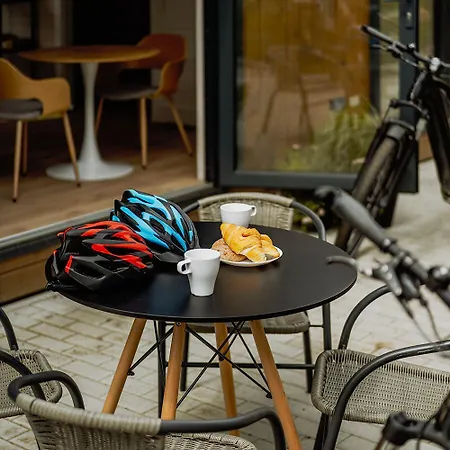 Bed & Bike - Domki, Sauna, Jacuzzi & Rowery Trzęsacz