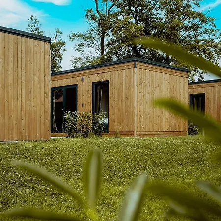 Κάμπινγκ Bed & Bike - Domki, Sauna, Jacuzzi & Rowery Trzęsacz