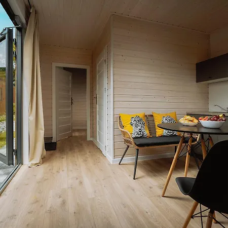 Bed & Bike - Domki, Sauna, Jacuzzi & Rowery אתר קמפינג