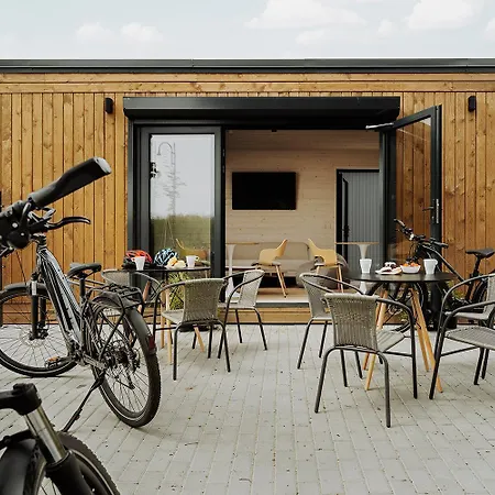 Bed & Bike - Domki, Sauna, Jacuzzi & Rowery אתר קמפינג *