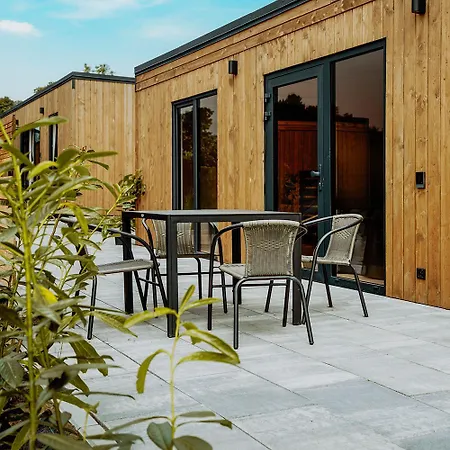 Bed & Bike - Domki, Sauna, Jacuzzi & Rowery Trzęsacz