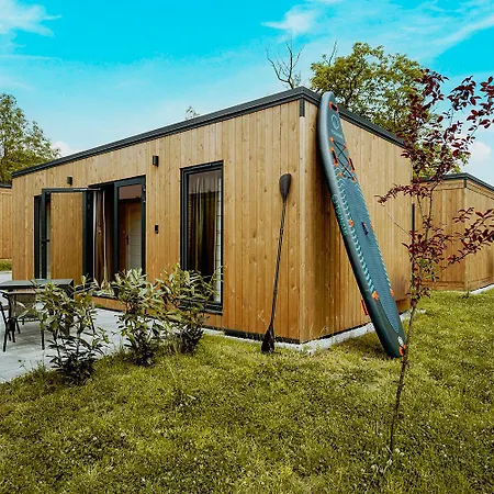 Bed & Bike - Domki, Sauna, Jacuzzi & Rowery Parque de Campismo *
