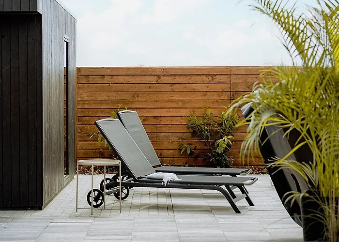 Кемпинг Bed & Bike - Domki, Sauna, Jacuzzi & Rowery *