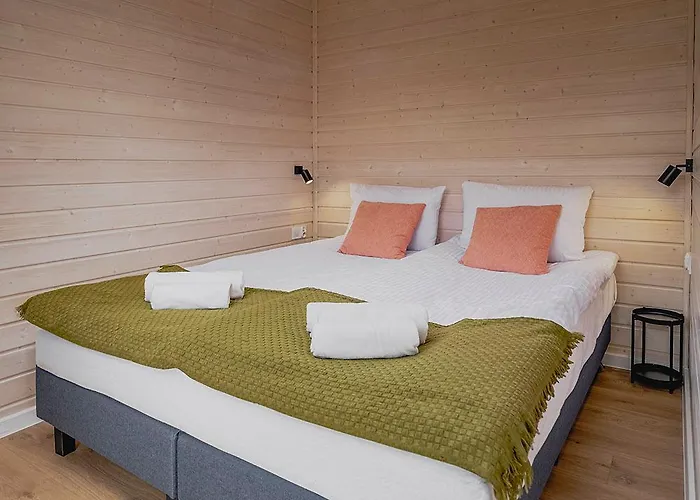 Bed & Bike - Domki, Sauna, Jacuzzi & Rowery Кемпинг Тшенсач