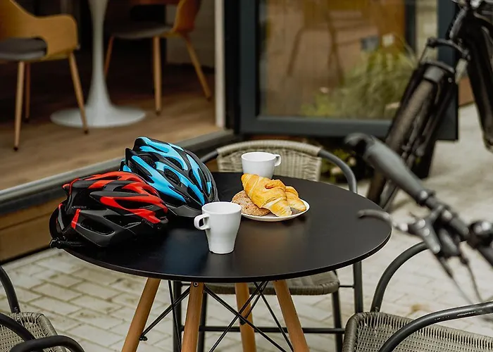 Bed & Bike - Domki, Sauna, Jacuzzi & Rowery Тшенсач