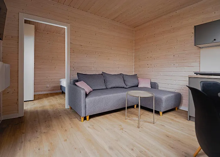 Кемпинг Bed & Bike - Domki, Sauna, Jacuzzi & Rowery Тшенсач