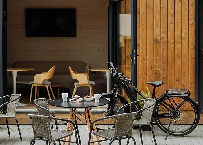 Bed & Bike - Domki, Sauna, Jacuzzi & Rowery Тшенсач