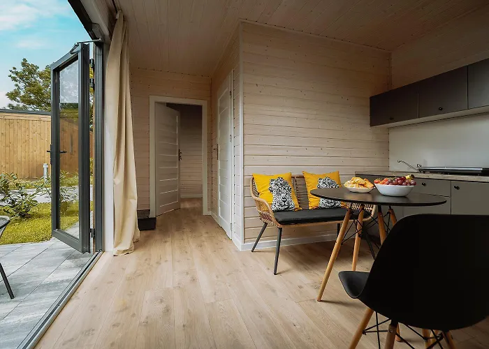 Bed & Bike - Domki, Sauna, Jacuzzi & Rowery Кемпинг