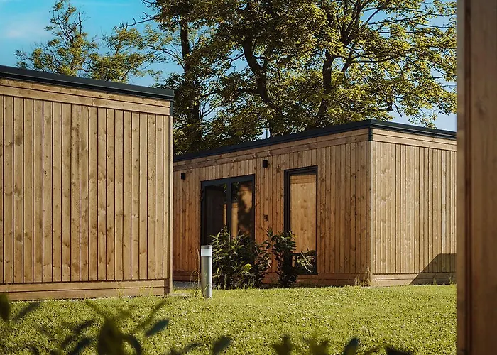 Кемпинг Bed & Bike - Domki, Sauna, Jacuzzi & Rowery *